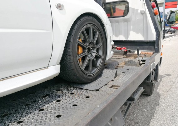 What Are 5 Situations Where You Will Need A Tow Truck Service?